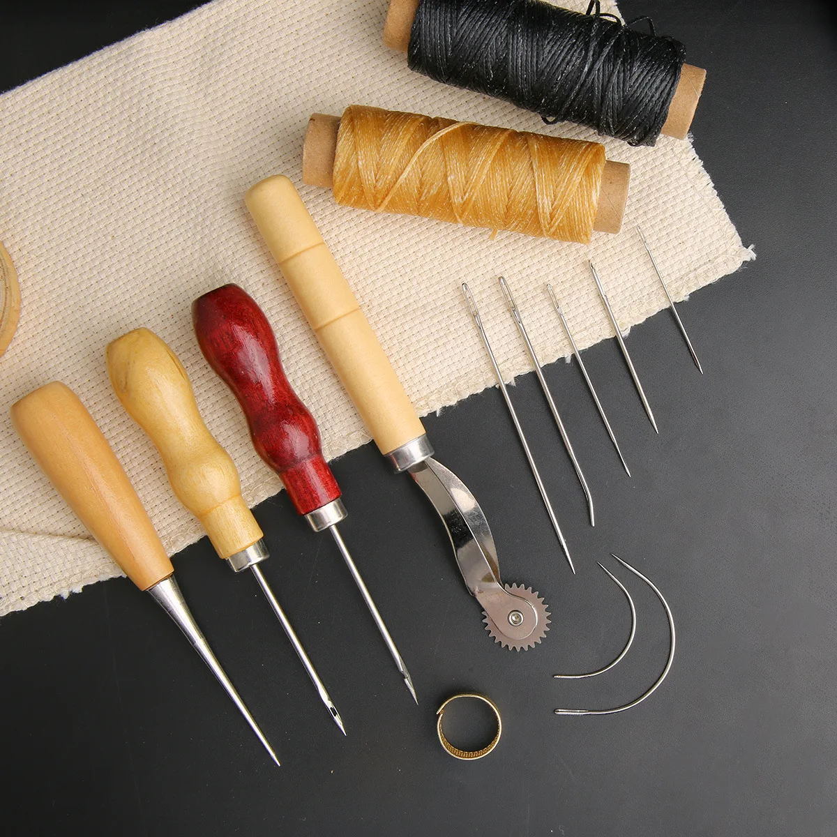 14PCS Kit da cucito artigianal - Leatherwork Kit recensione e prezzo
